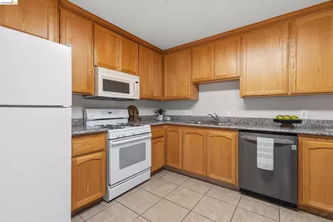 Kitchen - 811 G St, Antioch, CA 94509 photo 3 of 4