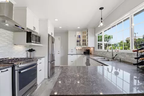 1171 Cambridge St, Novato, CA 94947