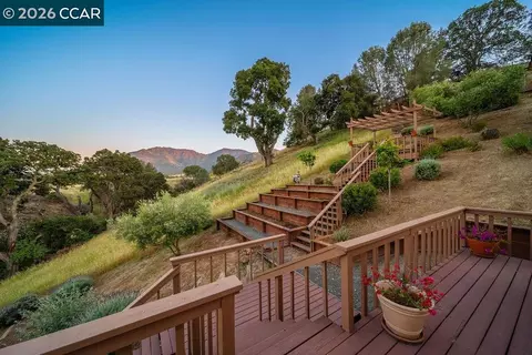 Exterior - 5787 Lewis Way, Concord, CA 94521 photo 15 of 17