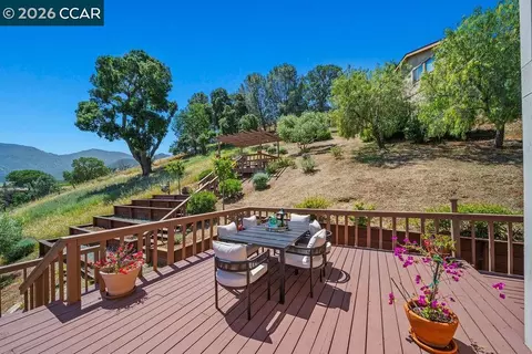 Exterior - 5787 Lewis Way, Concord, CA 94521 photo 14 of 17