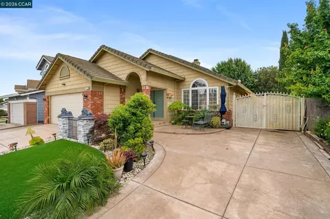 Exterior - 207 Babbling Brook Way, Pittsburg, CA 94565 photo 6 of 16