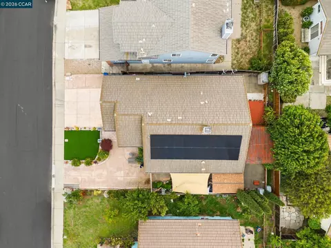 View/Area - 207 Babbling Brook Way, Pittsburg, CA 94565 photo 3 of 7