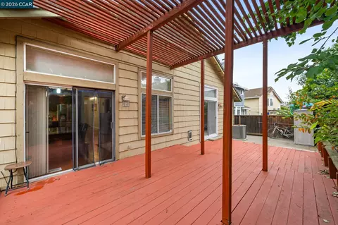 Exterior - 207 Babbling Brook Way, Pittsburg, CA 94565 photo 15 of 16