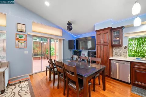 Dining - 207 Babbling Brook Way, Pittsburg, CA 94565 photo 1 of 1