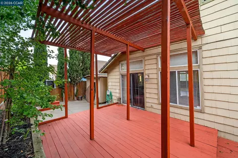 Exterior - 207 Babbling Brook Way, Pittsburg, CA 94565 photo 16 of 16