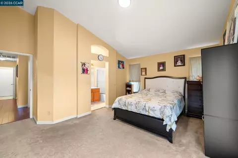 Bedroom - 207 Babbling Brook Way, Pittsburg, CA 94565 photo 4 of 7