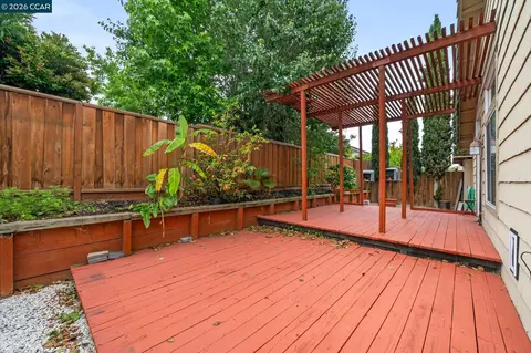 Exterior - 207 Babbling Brook Way, Pittsburg, CA 94565 photo 14 of 16