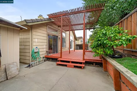 Exterior - 207 Babbling Brook Way, Pittsburg, CA 94565 photo 9 of 16