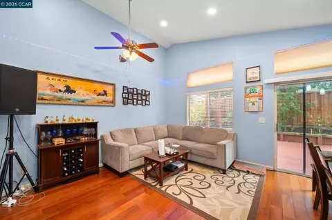 Living - 207 Babbling Brook Way, Pittsburg, CA 94565 photo 4 of 4