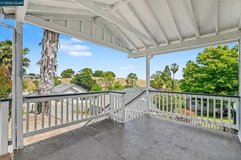 Exterior - 2165 James St, Martinez, CA 94553 photo 2 of 6