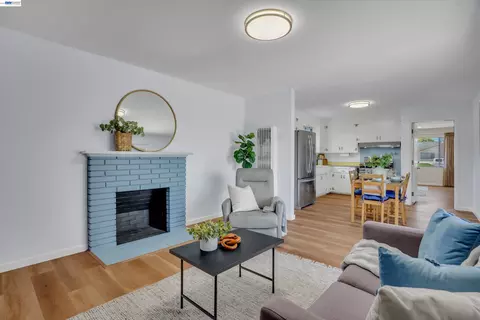 Living - 5296 Spencer Ct, Newark, CA 94560 photo 5 of 5