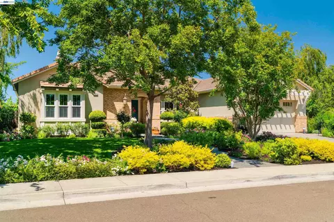 Exterior - 2205 Cameron Cir, Pleasanton, CA 94588 photo 5 of 37