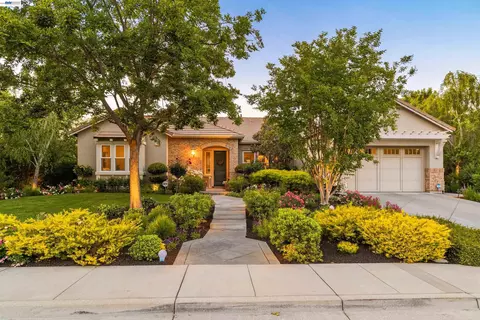 Exterior - 2205 Cameron Cir, Pleasanton, CA 94588 photo 2 of 37