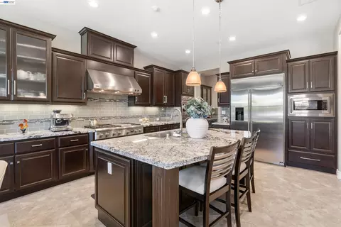 Kitchen - 2205 Cameron Cir, Pleasanton, CA 94588 photo 4 of 6