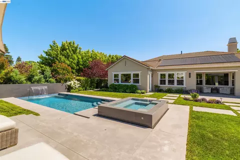Exterior - 2205 Cameron Cir, Pleasanton, CA 94588 photo 14 of 37