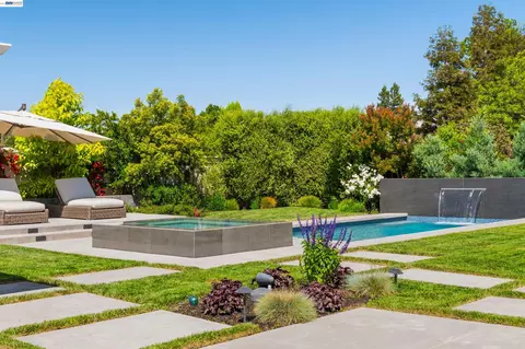 Exterior - 2205 Cameron Cir, Pleasanton, CA 94588 photo 15 of 37