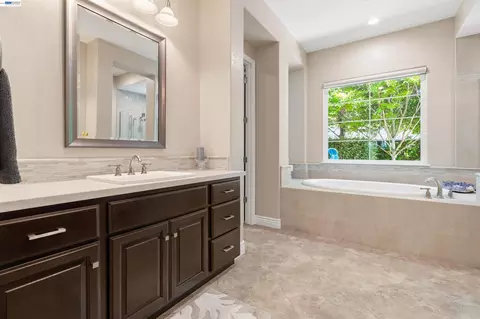 Bath - 2205 Cameron Cir, Pleasanton, CA 94588 photo 1 of 6