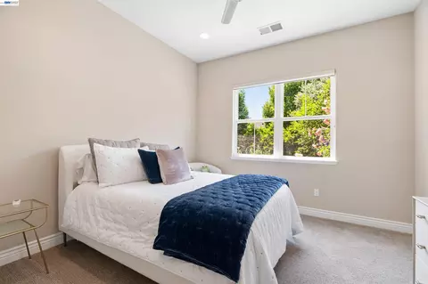 Bedroom - 2205 Cameron Cir, Pleasanton, CA 94588 photo 4 of 4
