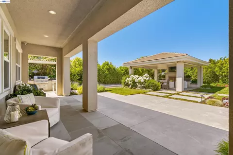 Exterior - 2205 Cameron Cir, Pleasanton, CA 94588 photo 8 of 37