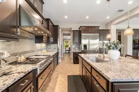 Kitchen - 2205 Cameron Cir, Pleasanton, CA 94588 photo 3 of 6