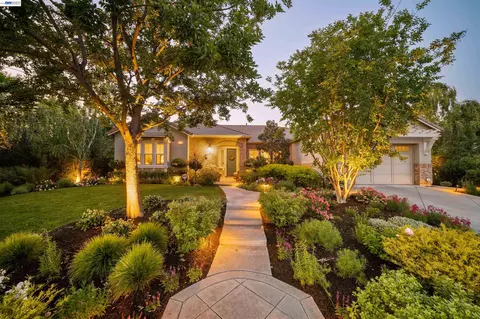 Exterior - 2205 Cameron Cir, Pleasanton, CA 94588 photo 3 of 37