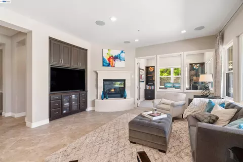 Living - 2205 Cameron Cir, Pleasanton, CA 94588 photo 2 of 4