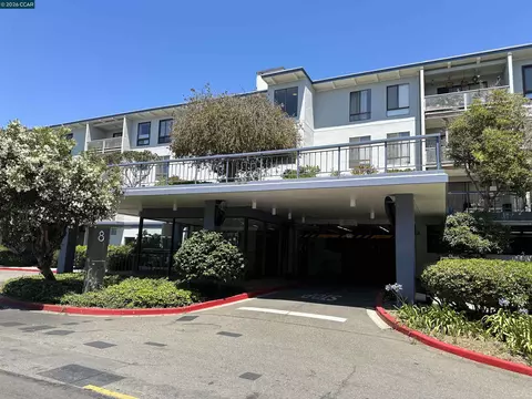 8 Commodore Dr #C460, Emeryville, CA 94608