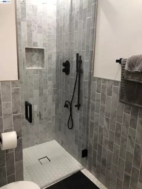 Bath - 3714 E 12th St, Oakland, CA 94601 photo 7 of 8