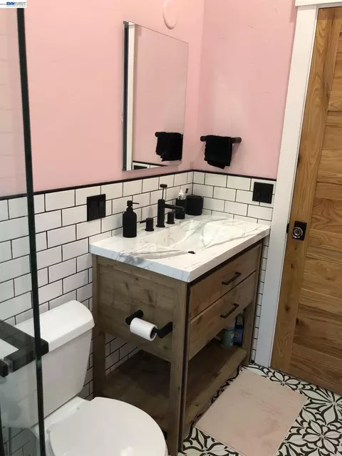 Bath - 3714 E 12th St, Oakland, CA 94601 photo 4 of 8