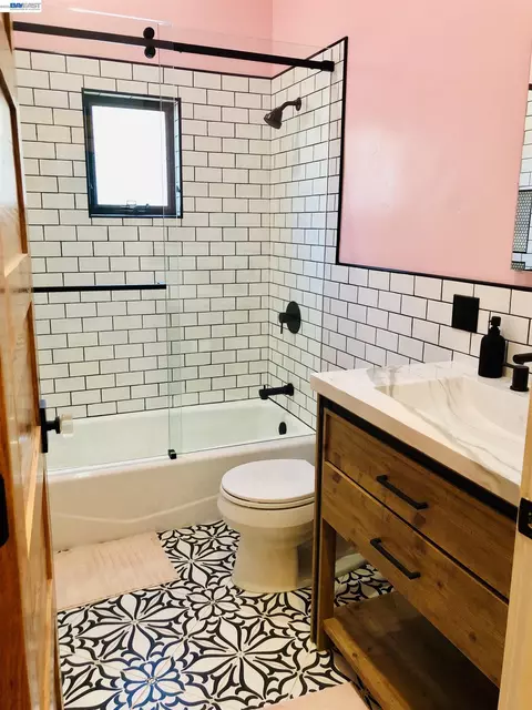 Bath - 3714 E 12th St, Oakland, CA 94601 photo 2 of 8