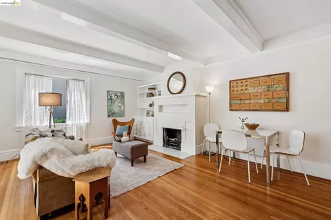 Living - 2638 Warring St #A, Berkeley, CA 94704 photo 1 of 2