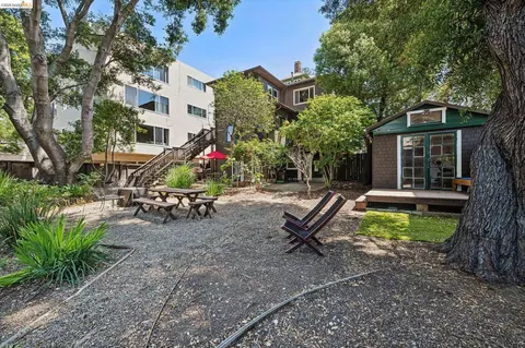 Exterior - 2638 Warring St #A, Berkeley, CA 94704 photo 5 of 16