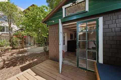 Exterior - 2638 Warring St #A, Berkeley, CA 94704 photo 7 of 16