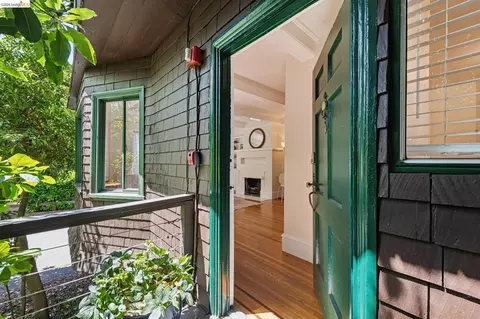 Entry Way - 2638 Warring St #A, Berkeley, CA 94704 photo 1 of 1