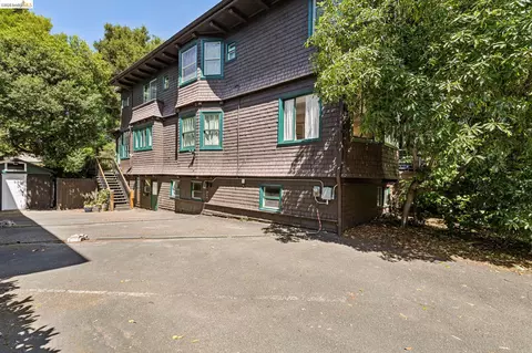 Exterior - 2638 Warring St #A, Berkeley, CA 94704 photo 4 of 16