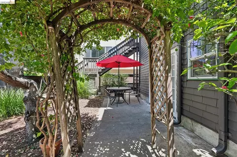 Exterior - 2638 Warring St #A, Berkeley, CA 94704 photo 10 of 16
