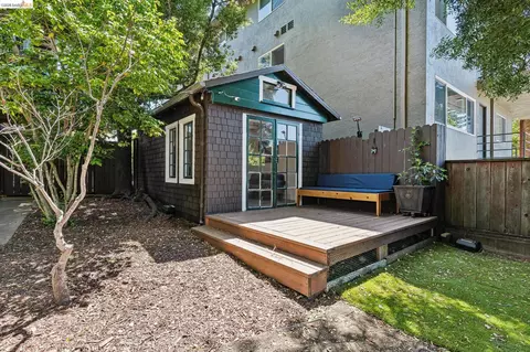 Exterior - 2638 Warring St #A, Berkeley, CA 94704 photo 6 of 16