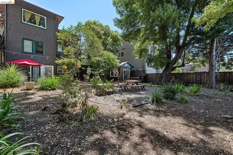 Exterior - 2638 Warring St #A, Berkeley, CA 94704 photo 9 of 16