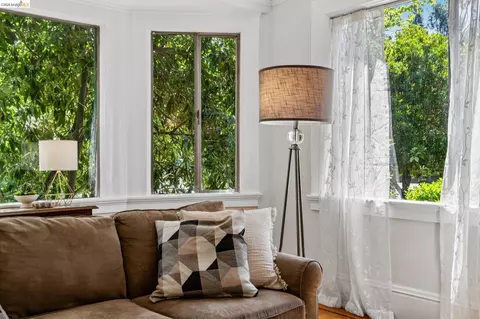 Living - 2638 Warring St #A, Berkeley, CA 94704 photo 2 of 2