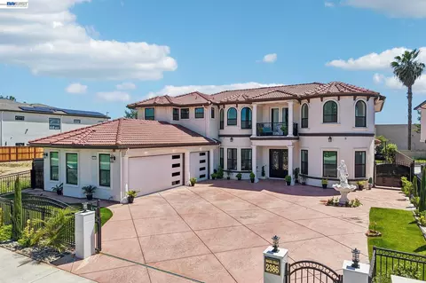 2386 Interlaken Ct, Lodi, CA 95242