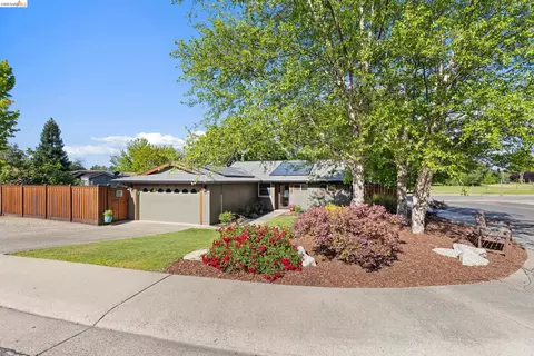 Exterior - 5502 Sparas St, Loomis, CA 95650 photo 2 of 9