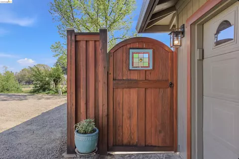 Exterior - 5502 Sparas St, Loomis, CA 95650 photo 9 of 9