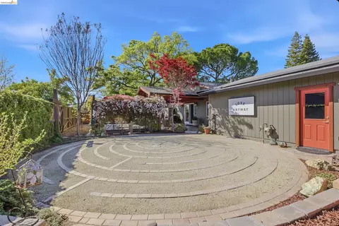 Exterior - 5502 Sparas St, Loomis, CA 95650 photo 6 of 9