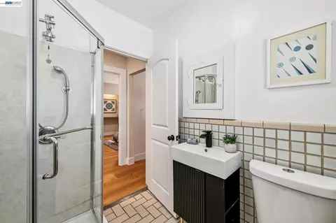 Bath - 1349 Hearst Ave, Berkeley, CA 94702 photo 2 of 2