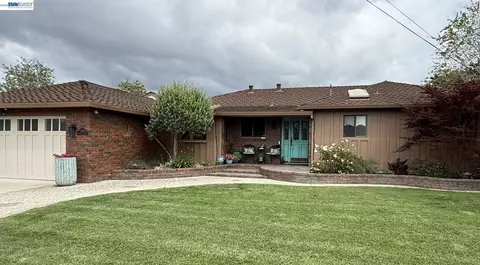 4858 Sterling Dr, Fremont, CA 94536