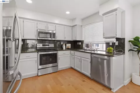 Kitchen - 4731 Mangrove Dr, Dublin, CA 94568 photo 1 of 5