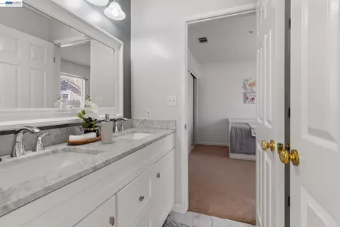 Bath - 4731 Mangrove Dr, Dublin, CA 94568 photo 2 of 5
