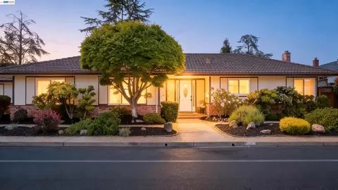 3787 Oakes Dr, Hayward, CA 94542