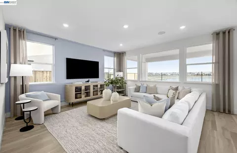 Living - 534 Lee Loop, Discovery Bay, CA 94505 photo 1 of 1