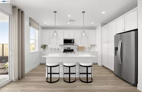 Kitchen - 534 Lee Loop, Discovery Bay, CA 94505 photo 1 of 2